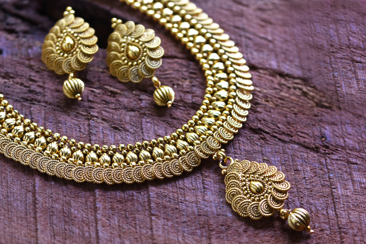 Beautiful Golden pair of earrings, Luxury female jewelry, Indian traditional jewellery,indian jewellery Bridal Gold earrings wedding jewellery