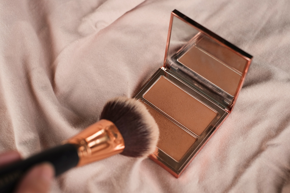 Brush and Bronzer on Cloth 